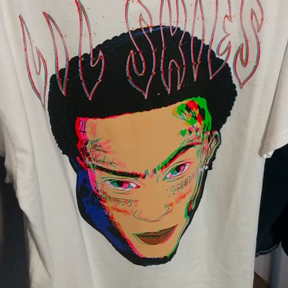 I'm selling a lil skies tee for 50$